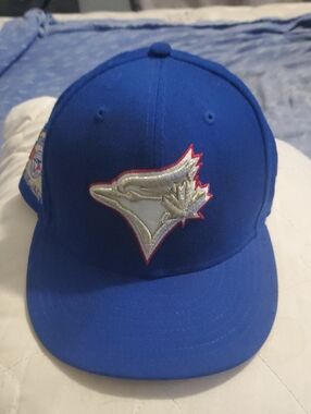 New Era Royal Blue Toronto Blue Jays Fitted Hat with Silver & Red Logo..⚾